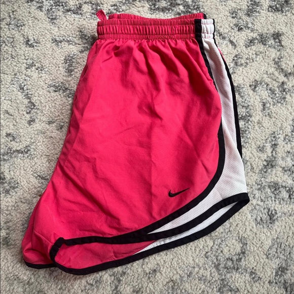 Nike shorts - Picture 2 of 2